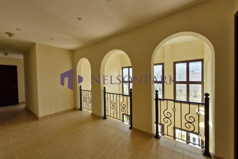 5 غرفة نوم  منزل ذو طابقين في الدوحة, Qatar رقم 57267 7