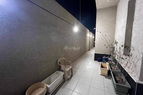 Villa de 5 dormitorios en Riyadh, Saudi Arabia No. 99500 3