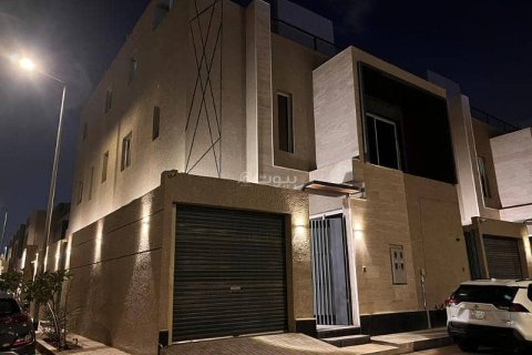 5 bedrooms Villa in Riyadh, Saudi Arabia No. 99500