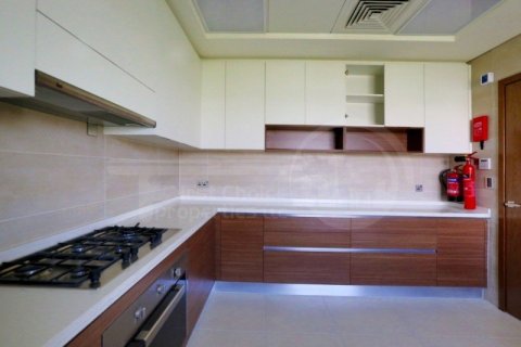 Villa de 4 dormitorios en  Yas Island, UAE No. 12465 6