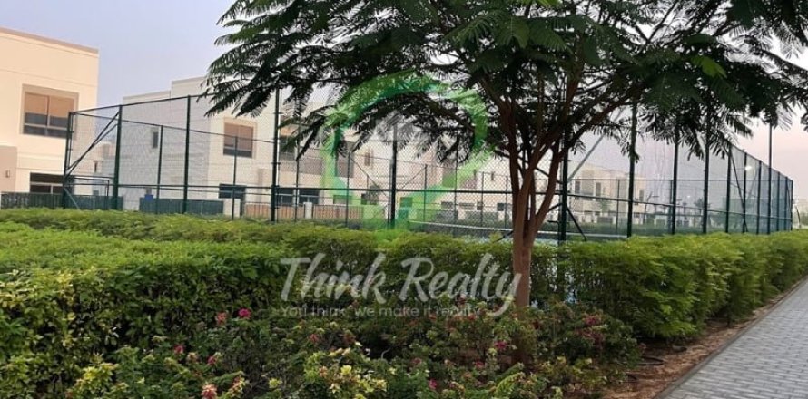 Таунхаус с 3 спальнями в Town Square, ОАЭ №9521