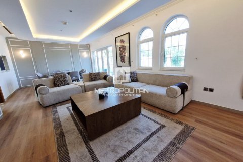 Villa de 5 chambres à Legacy, UAE No. 128005 10
