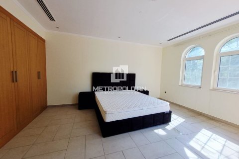 Villa de 5 chambres à Legacy, UAE No. 128005 31