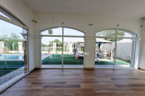 Villa de 5 chambres à Legacy, UAE No. 128005 13