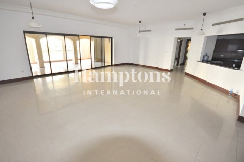 Квартира с 3 спальнями в FIVE Palm Jumeirah, ОАЭ №199531 22