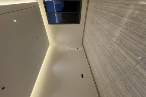 3 bedrooms Apartment in Riyadh, Saudi Arabia No. 68029 10