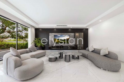 7 bedrooms Villa in Signature Villas, UAE No. 64734 5