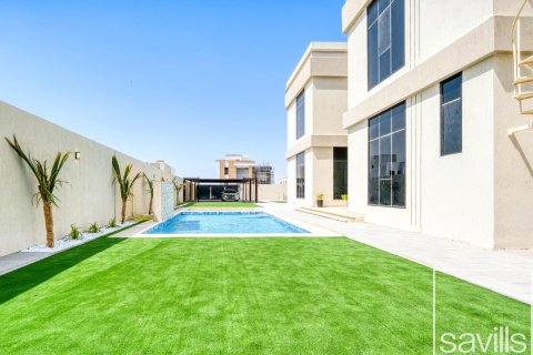5 bedrooms Villa in Al Aweer, UAE No. 194674