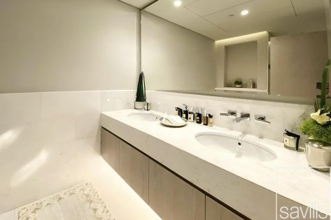 Studio Apartment in The Palm Tower, UAE No. 194677 4