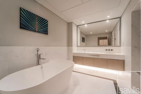 Studio Apartment in The Palm Tower, UAE No. 194677 5