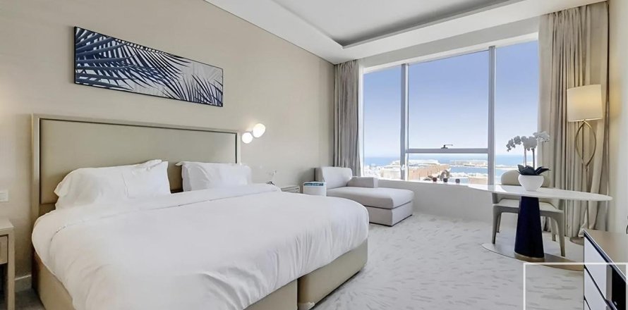 Studio Apartment in The Palm Tower, UAE No. 194677
