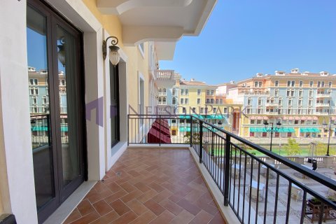 2 bedrooms Apartment in Doha, Qatar No. 57115 8