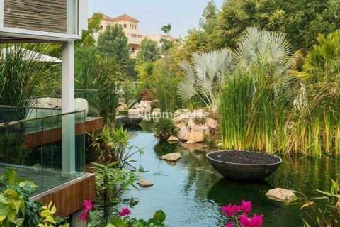 Villa de 4 chambres à Dubai, UAE No. 168281