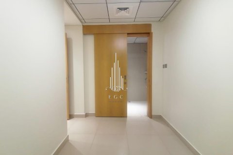 Appartement de 3 chambres à Al Khalidiya, UAE No. 49699 14