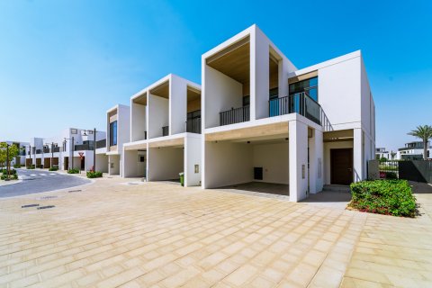 3 bedrooms Townhouse in Dubai, UAE No. 199855