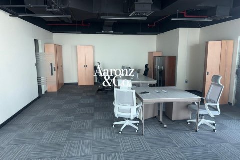 193m² Office in Jumeirah Lake Towers, UAE No. 198249