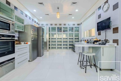 7 bedrooms Villa in Emirates Hills, UAE No. 193961 16