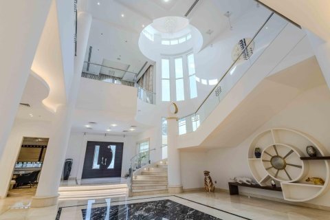 7 bedrooms Villa in Emirates Hills, UAE No. 193961 4