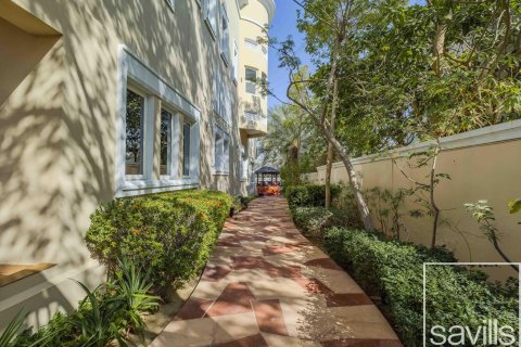 7 bedrooms Villa in Emirates Hills, UAE No. 193961 24
