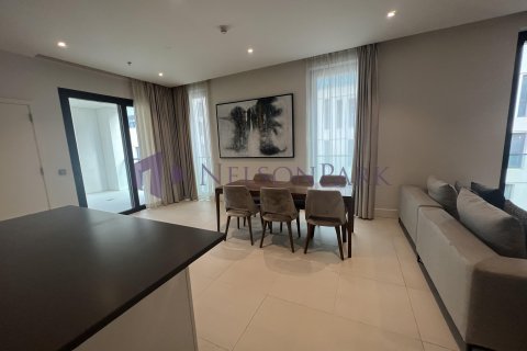 3 bedrooms Apartment in Doha, Qatar No. 57405