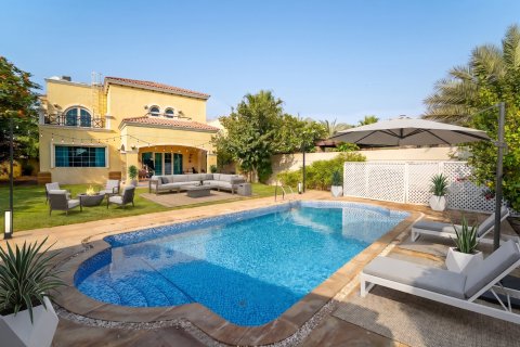 4 bedrooms Villa in Jumeirah Islands, UAE No. 205780