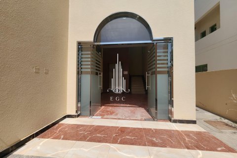 Villa de 6 dormitorios en Al Bateen, UAE No. 44632