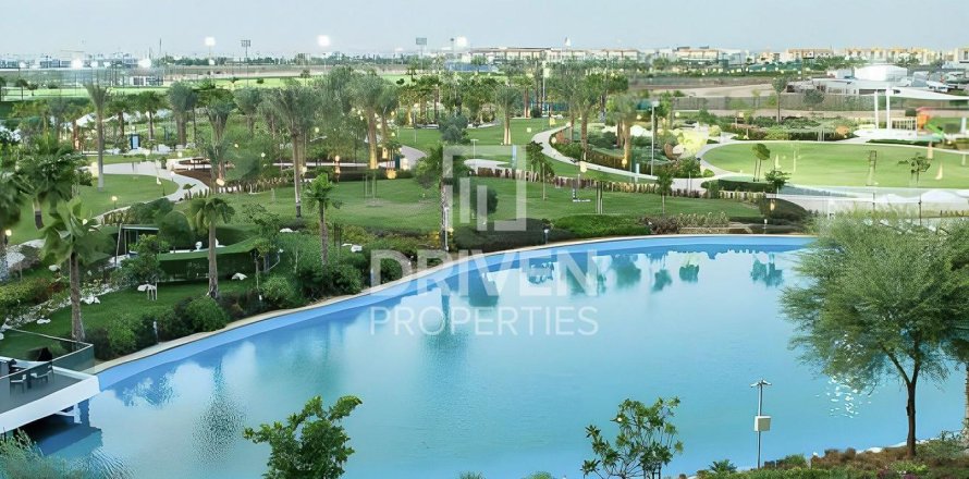 4 bedrooms Townhouse in Dubai, UAE No. 200705