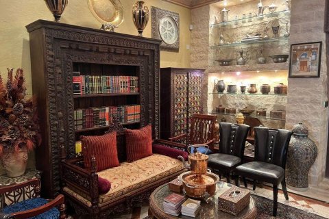 Villa de 15 dormitorios en Muharraq, Bahrain No. 66919 8