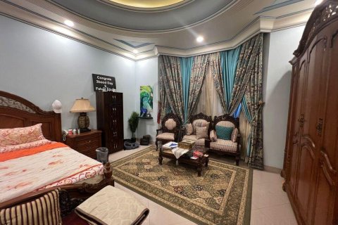 Villa de 15 dormitorios en Muharraq, Bahrain No. 66919 18