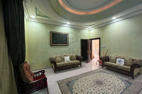 Villa de 15 dormitorios en Muharraq, Bahrain No. 66919 19