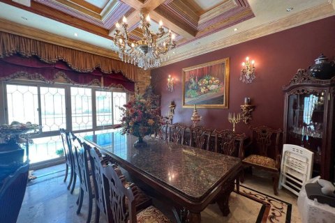 Villa de 15 dormitorios en Muharraq, Bahrain No. 66919 22