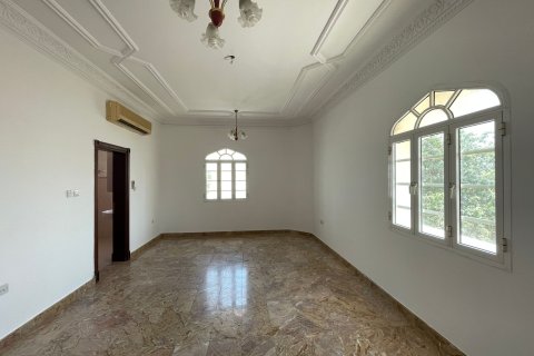 Villa Gemela de 6 dormitorios en Muscat, Oman No. 106899 11