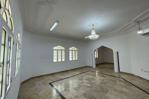 Villa Gemela de 6 dormitorios en Muscat, Oman No. 106899 9