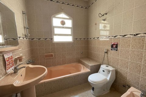 Villa Gemela de 6 dormitorios en Muscat, Oman No. 106899 4