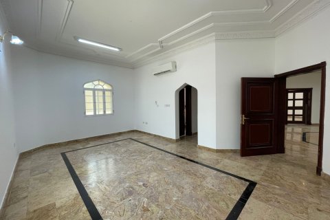 Villa Gemela de 6 dormitorios en Muscat, Oman No. 106899 10