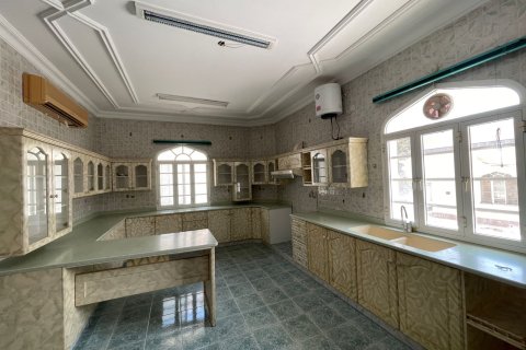 Villa Gemela de 6 dormitorios en Muscat, Oman No. 106899 19