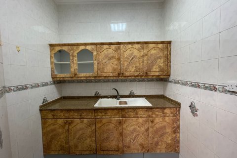 Villa Gemela de 6 dormitorios en Muscat, Oman No. 106899 21