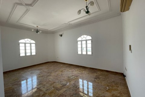 Villa Gemela de 6 dormitorios en Muscat, Oman No. 106899 16