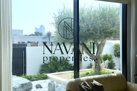 5 bedrooms Properties in Umm Suqeim, UAE No. 44912 19