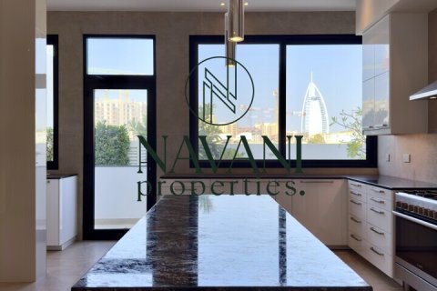 5 bedrooms Properties in Umm Suqeim, UAE No. 44912 17