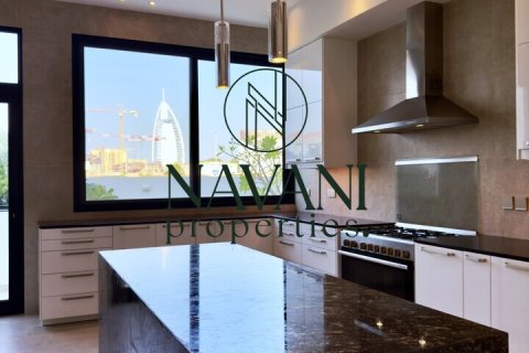 5 bedrooms Properties in Umm Suqeim, UAE No. 44912 9