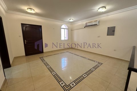 Villa de 5 dormitorios en Doha, Qatar No. 58565 11