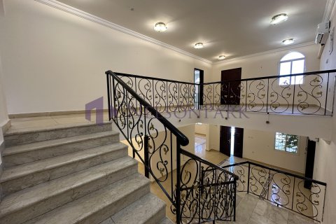 Villa de 5 dormitorios en Doha, Qatar No. 58565 3