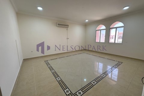 Villa de 5 dormitorios en Doha, Qatar No. 58565 10