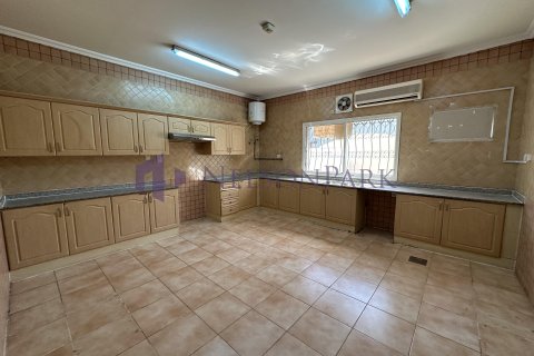 Villa de 5 dormitorios en Doha, Qatar No. 58565 6