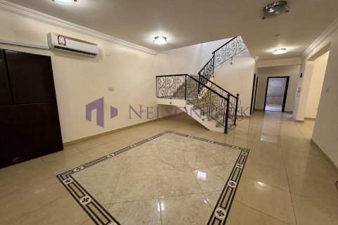 Villa de 5 dormitorios en Doha, Qatar No. 58565 4