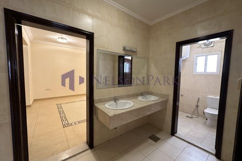 Villa de 5 dormitorios en Doha, Qatar No. 58565 7