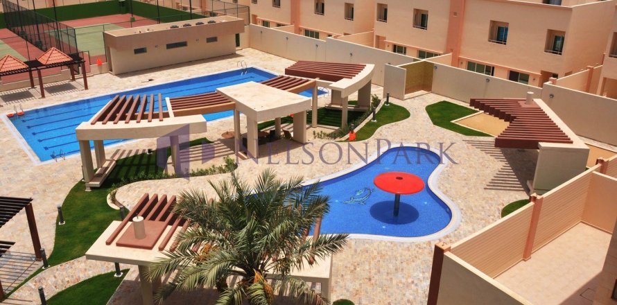 Villa de 4 chambres à Doha, Qatar No. 58445