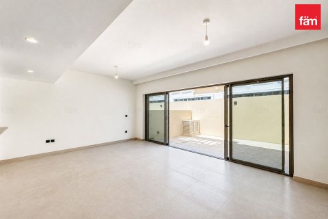 4 bedrooms Townhouse in Dubai, UAE No. 208541 3