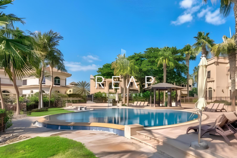 Вилла с 4 спальнями в Canal Cove Villas, ОАЭ №28974 10